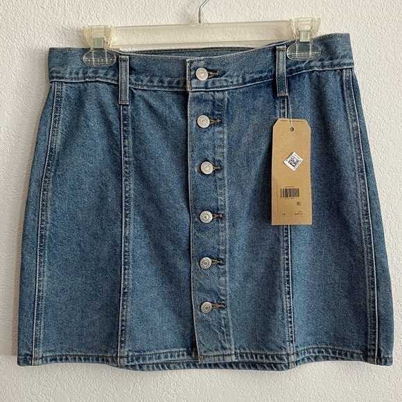 Levi's Dresses & Skirts - Levi’s NWT Button Front Denim Skirt